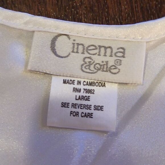 EUC Cinema Etoile Women's White Night Shirt Size L - Picture 5 of 6